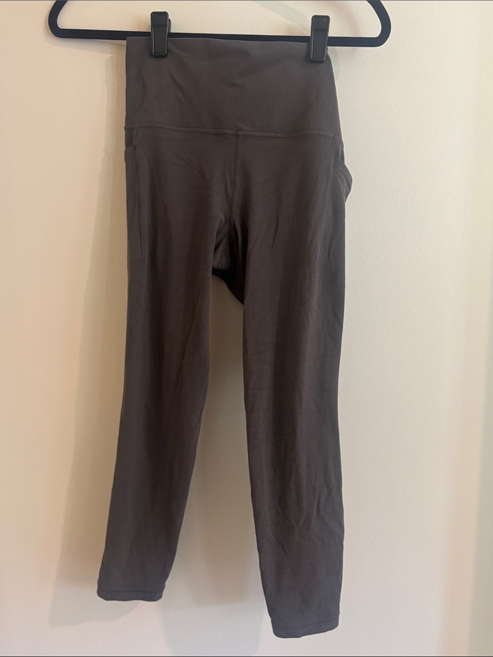 Athleta Salutation 7/8 Pocket Leggings